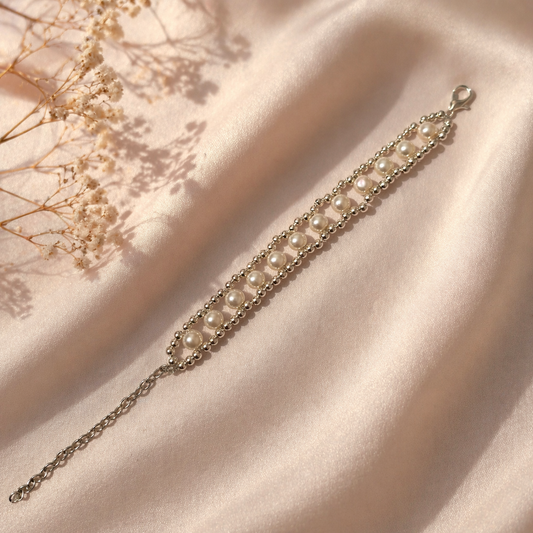 Soft Aesthetic Handmade Pearl Bracelet | Everyday Classic Wristwear Jewelry